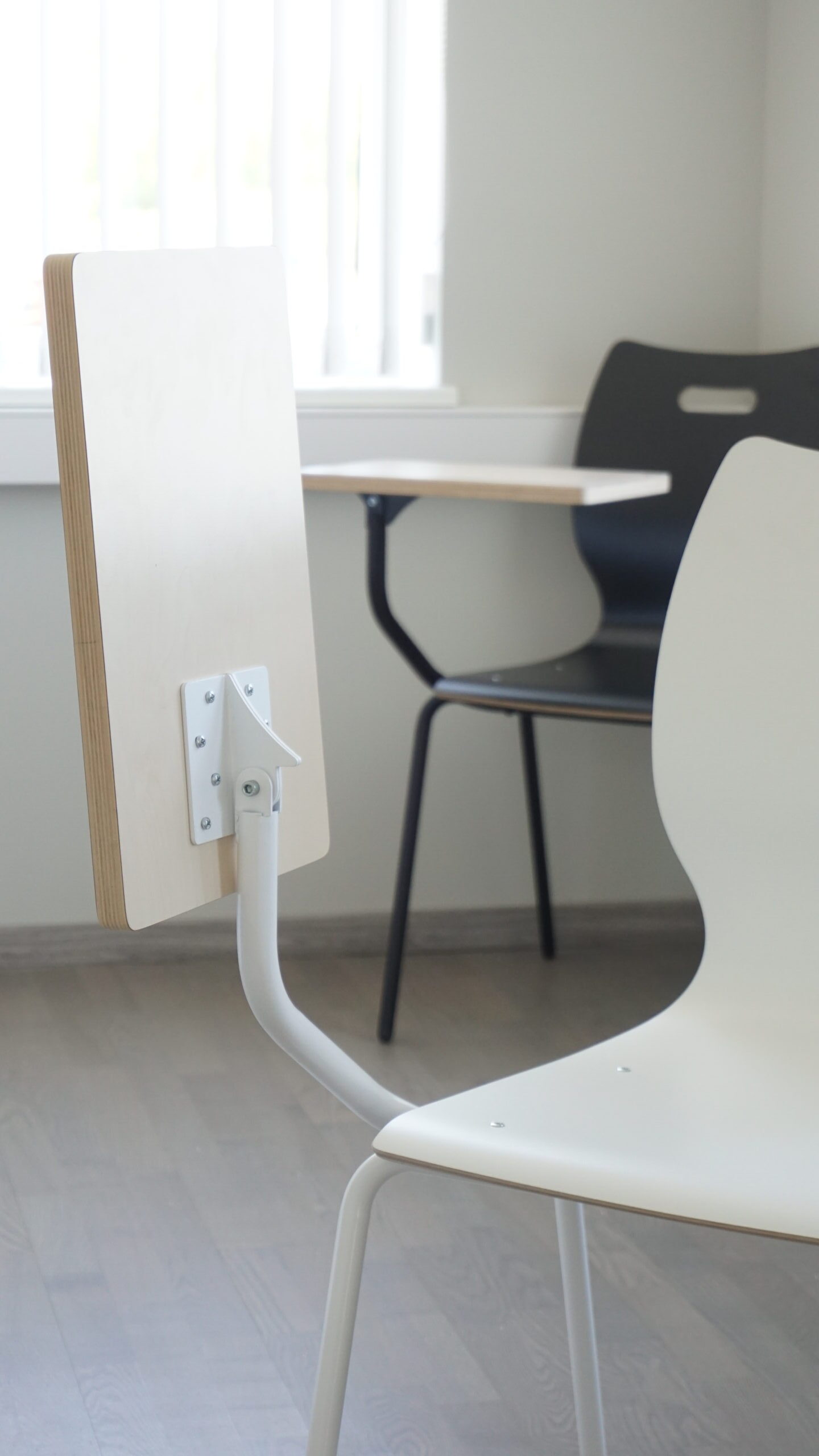 Kirjutusalusega tool IVO