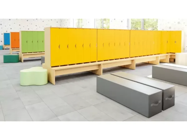 Vita garderoobiuksed 6