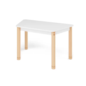 Valge trapetsikujuline laud